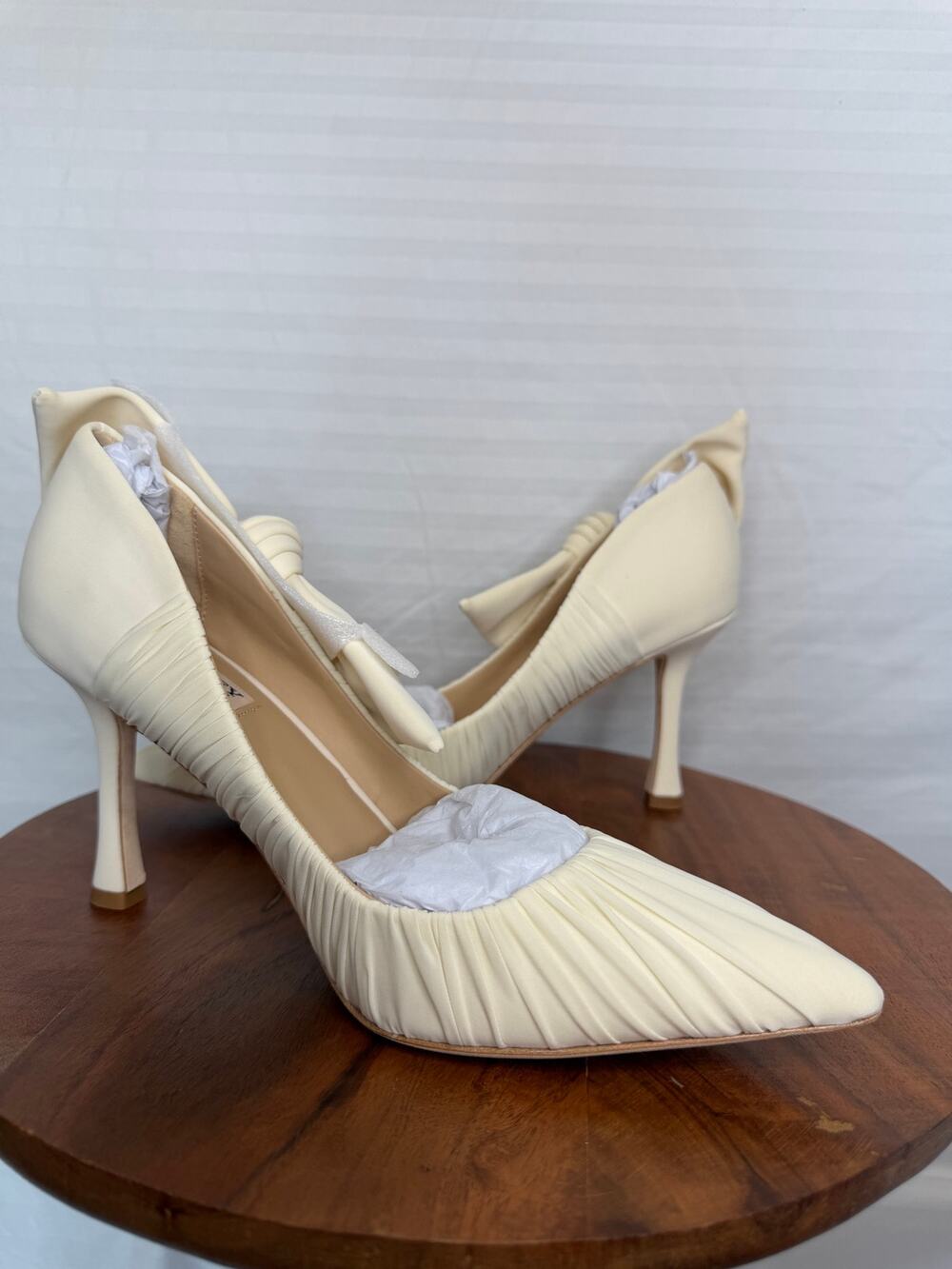 Badgley Mischka Vanesa Ruched Bow Pumps Ivory 8.5 NIB MSRP $225 Wedding